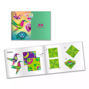 Djeco trópusi origami készlet hátlapja és útmutatófüzet belső oldala, kolibri hajtogatási lépésekkel, gyermekek számára készült instrukciókkal