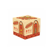 A Hoddog társasjáték színes, vidám csomagolása, amelyen mosolygós hot dog figurák láthatók, krémszín és piros dizájnnal.