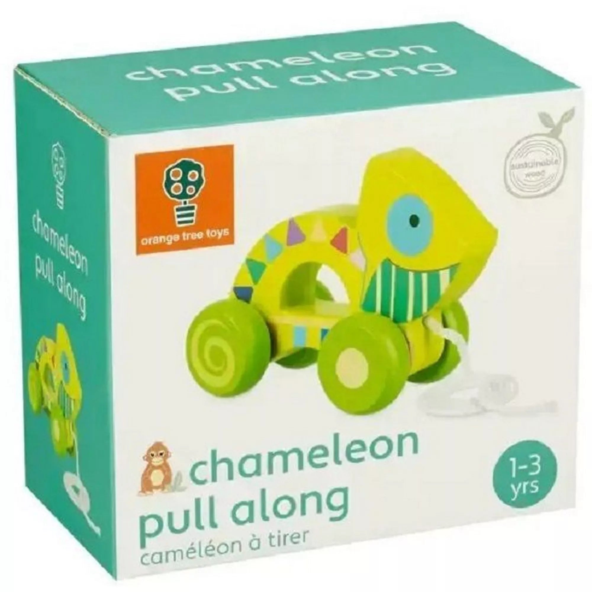 Az Orange Tree Toys „Kaméleon” fa húzós játék doboza, amelyen a színes zöld-sárga kaméleon látható. A csomagolás bemutatja, hogy a játék 1–3 éves korosztály számára készült, és fenntartható fából gyártott, környezetbarát kivitelben.