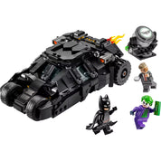 A Batmobil modell Batman, Joker és Kétarc minifigurákkal, valamint a denevérjel projektorral.