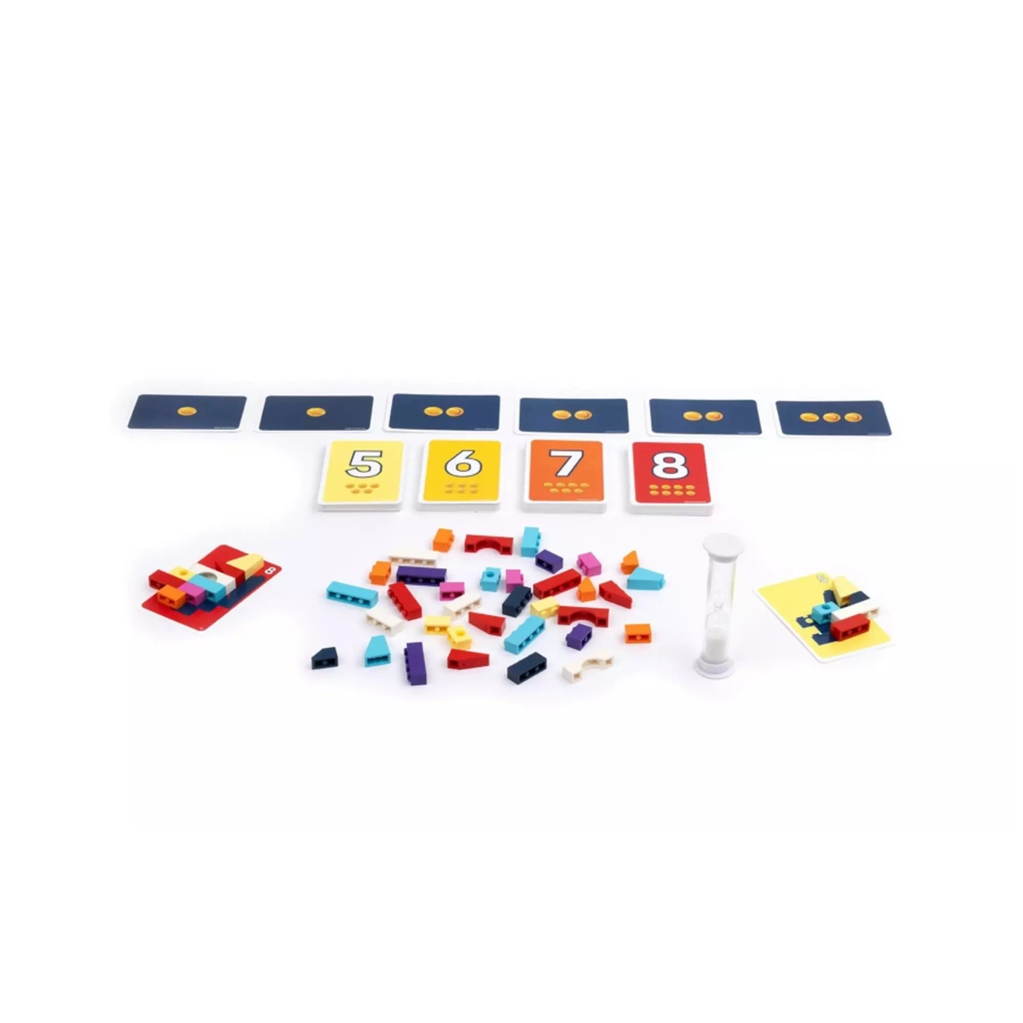 „LEGO Brick Like This társasjáték közben: kihíváskártyák, színes LEGO elemek és építés közben álló minták a játéktérben.”