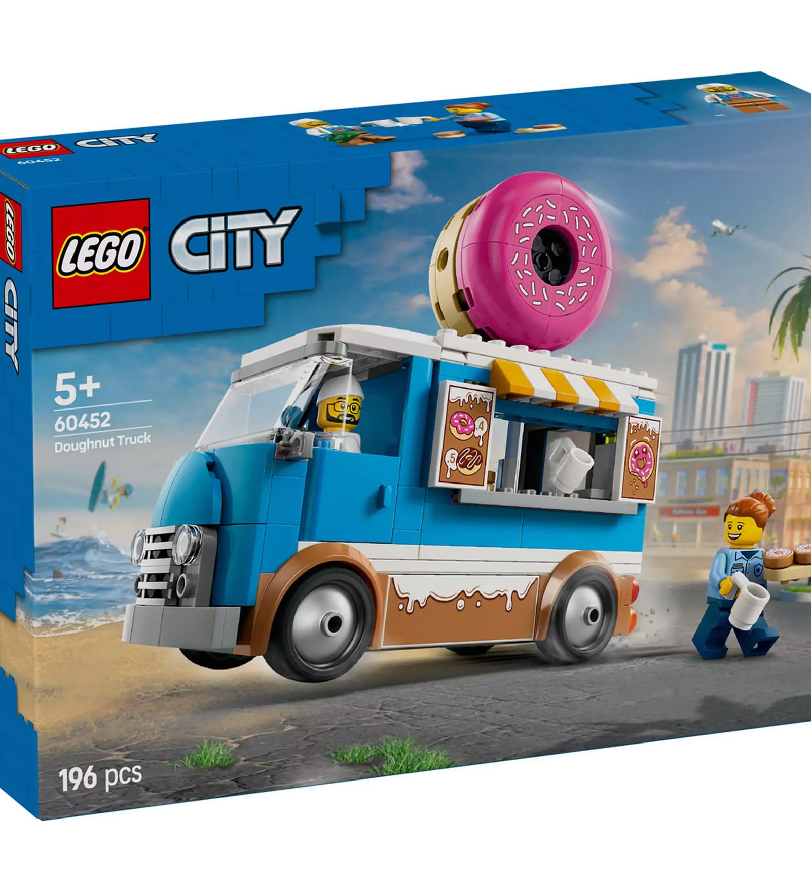Egy színes LEGO City Fánkárus büfékocsi (60452) hatalmas rózsaszín fánkkal a tetején és két minifigurával – tökéletes édesszájú gyerekeknek.