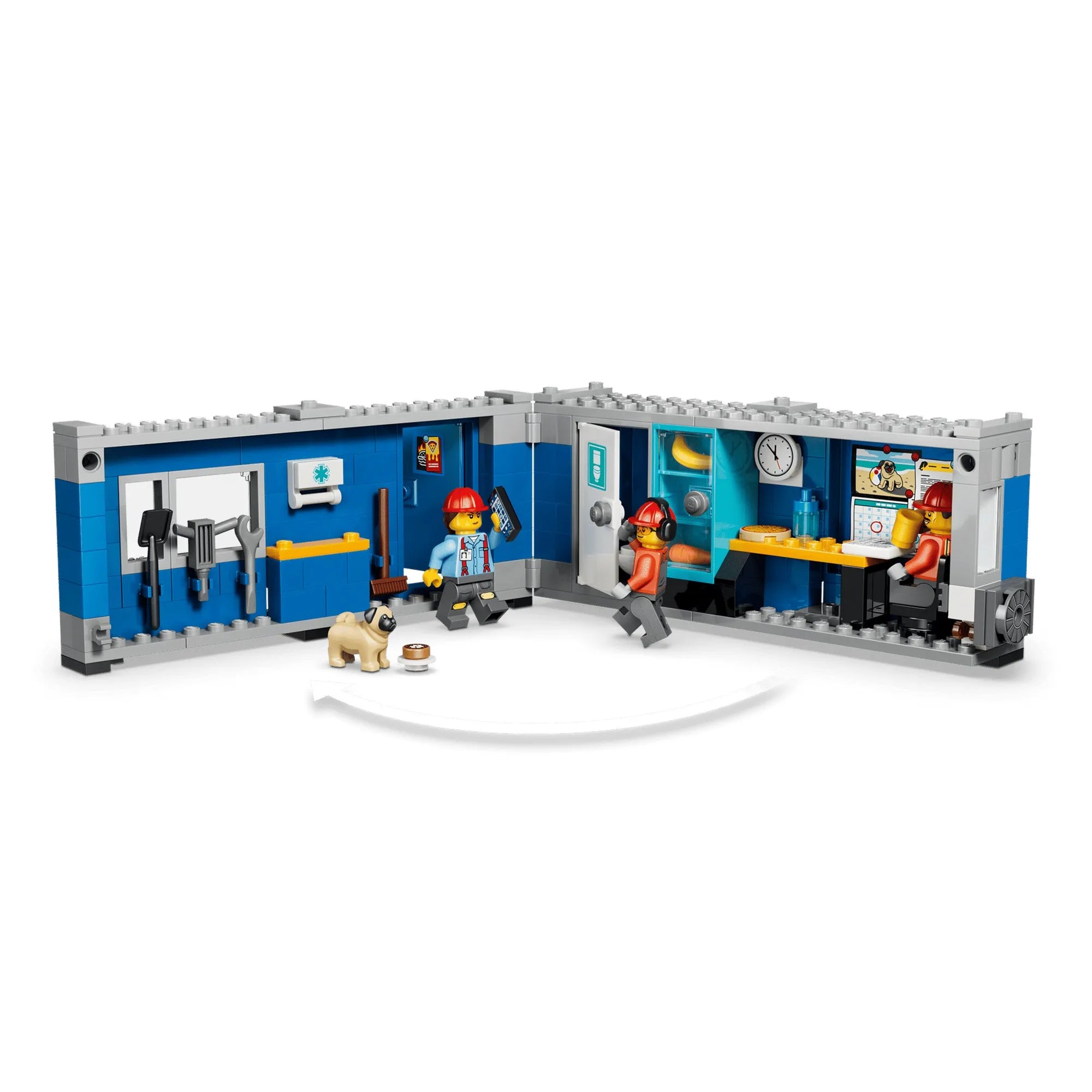 LEGO City 60494 hordozható építési irodája kinyitott állapotban, részletes belső térrel, íróasztallal, hűtőszekrénnyel, szerszámokkal, ággyal és munkás minifigurákkal.