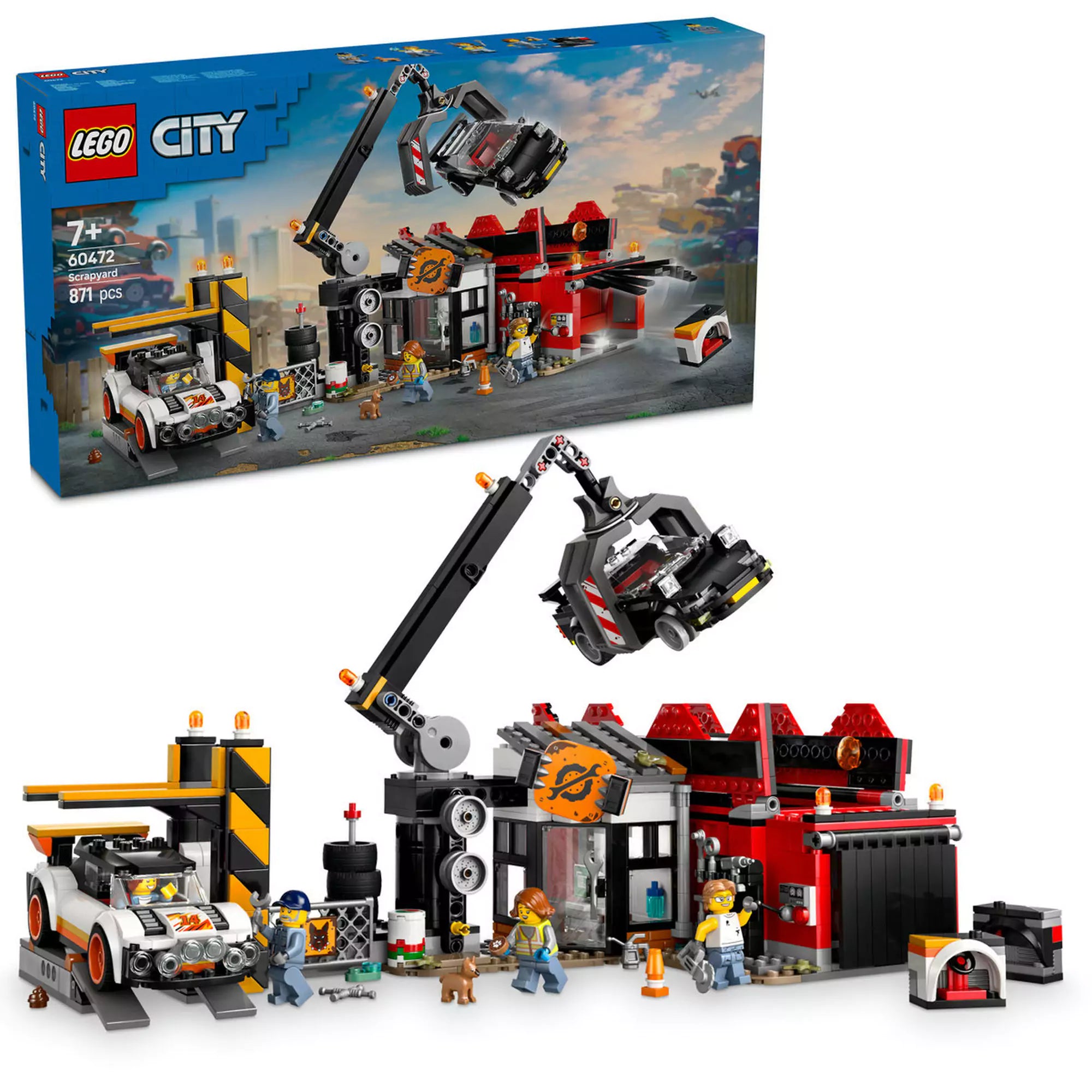 LEGO City Roncstelep autókkal 60472 összkép - Teljes LEGO City Roncstelep autókkal (60472) szett, bemutatva az autóbontót, a járműveket és a minifigurákat akció közben.