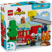 LEGO DUPLO 10473 Tűzoltóautó tömlővel és tűzoltóval készlet dobozképe, piros tűzoltóautóval, kihúzható létrával, tűzoltó figurával, lángoló fahasábbal és mókus figurával, 2 éves kortól.