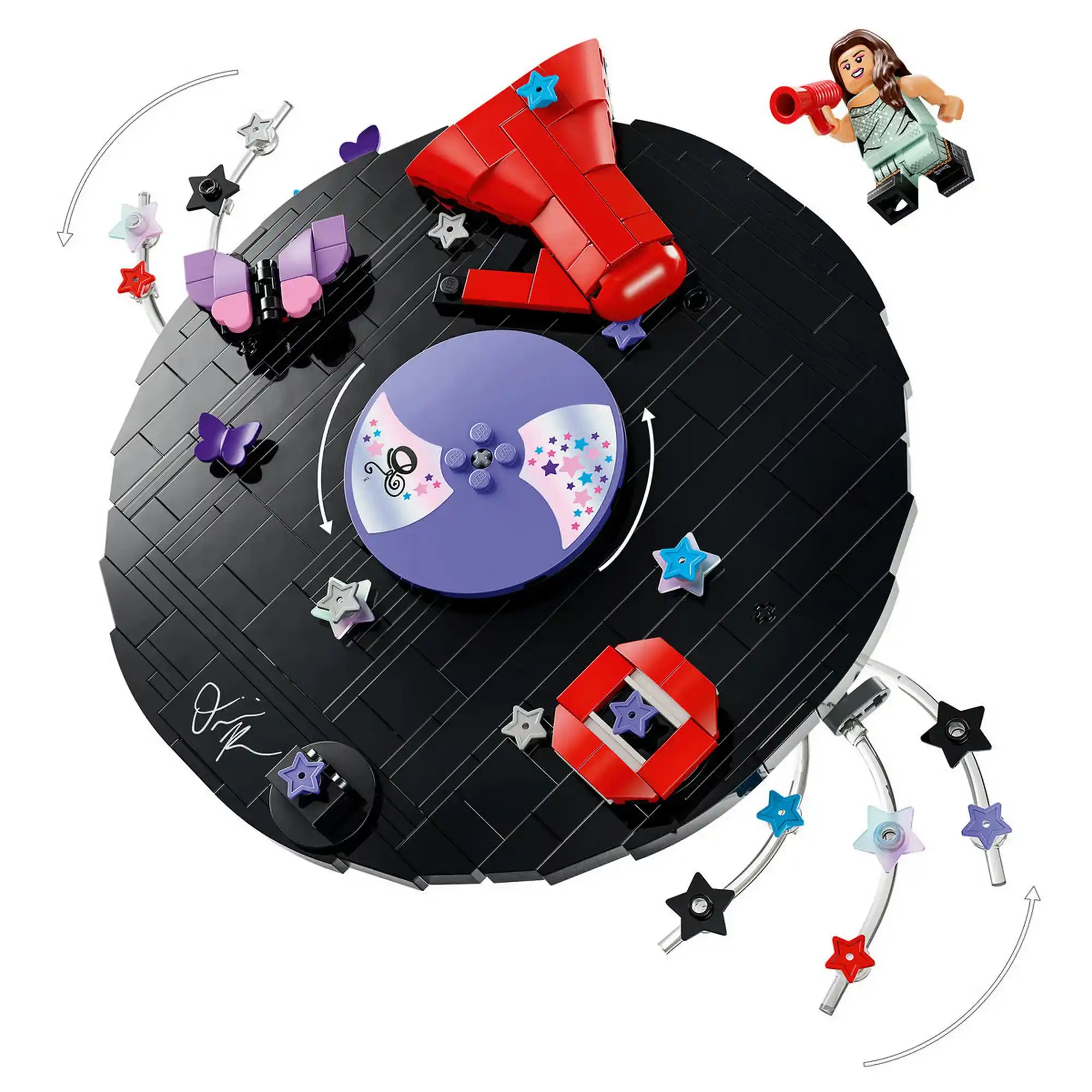 LEGO Editions: Olivia Rodrigo bakelitlemez 43028, 360 darabos – Fekete LEGO bakelitlemez forgatható lila lemezzel, megafonnal és Olivia Rodrigo minifigurával.