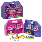 LEGO Friends Kreatív, bőröndalakú babaház 42697 doboza és a kinyitott, részletesen berendezett hordozható babaház együtt.