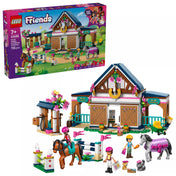 LEGO Friends Lovasistálló és lovasakadémia (42688) készlet a dobozzal együtt, felépített istállóval, lovagló akadályokkal, minibabafigurákkal, lovakkal és állatkiegészítőkkel.