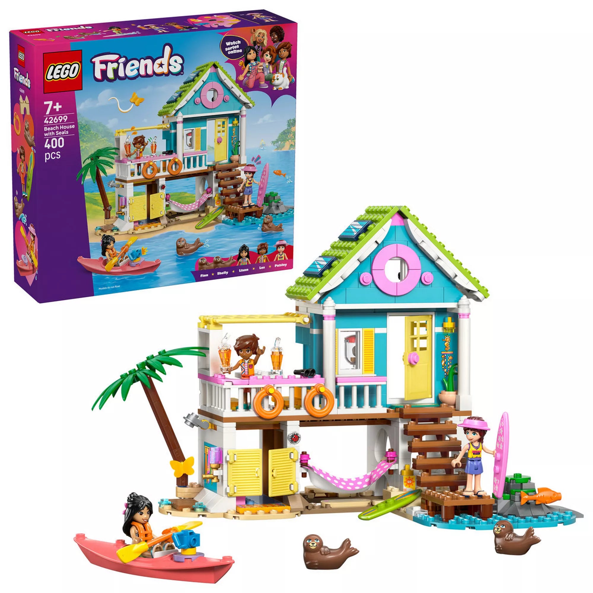 LEGO Friends Fókás tengerparti ház (42699) építőjáték dobozképe, a megépített tengerparti ház minibaba figurákkal, fókákkal, kajakkal és szörfdeszkával