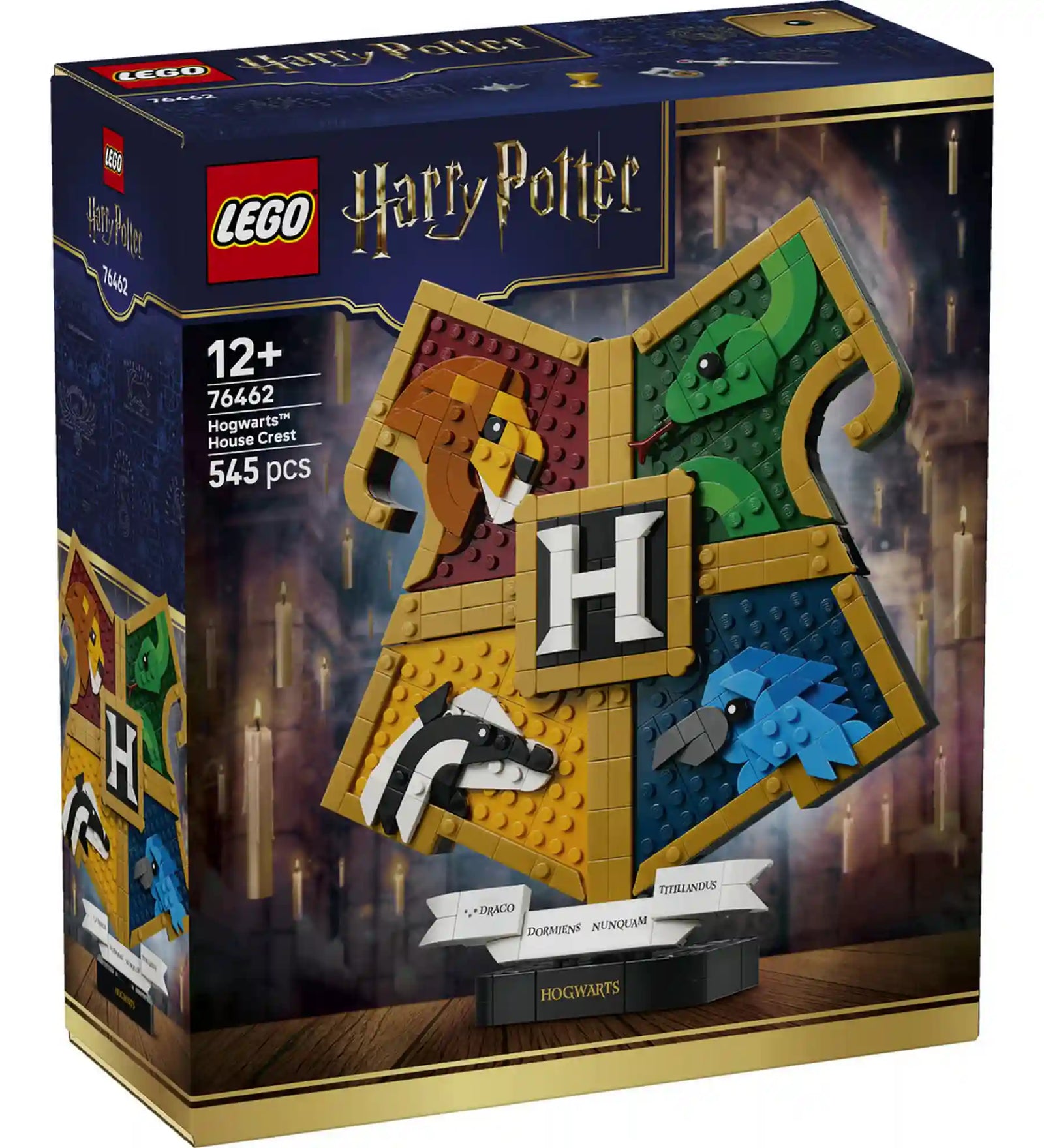 LEGO Harry Potter: A Roxfort címere 76462, 545 darabos készlet elülső dobozképe, a kiállítható Roxfort-címer modellel és a Harry Potter gyűjtői dizájnnal.