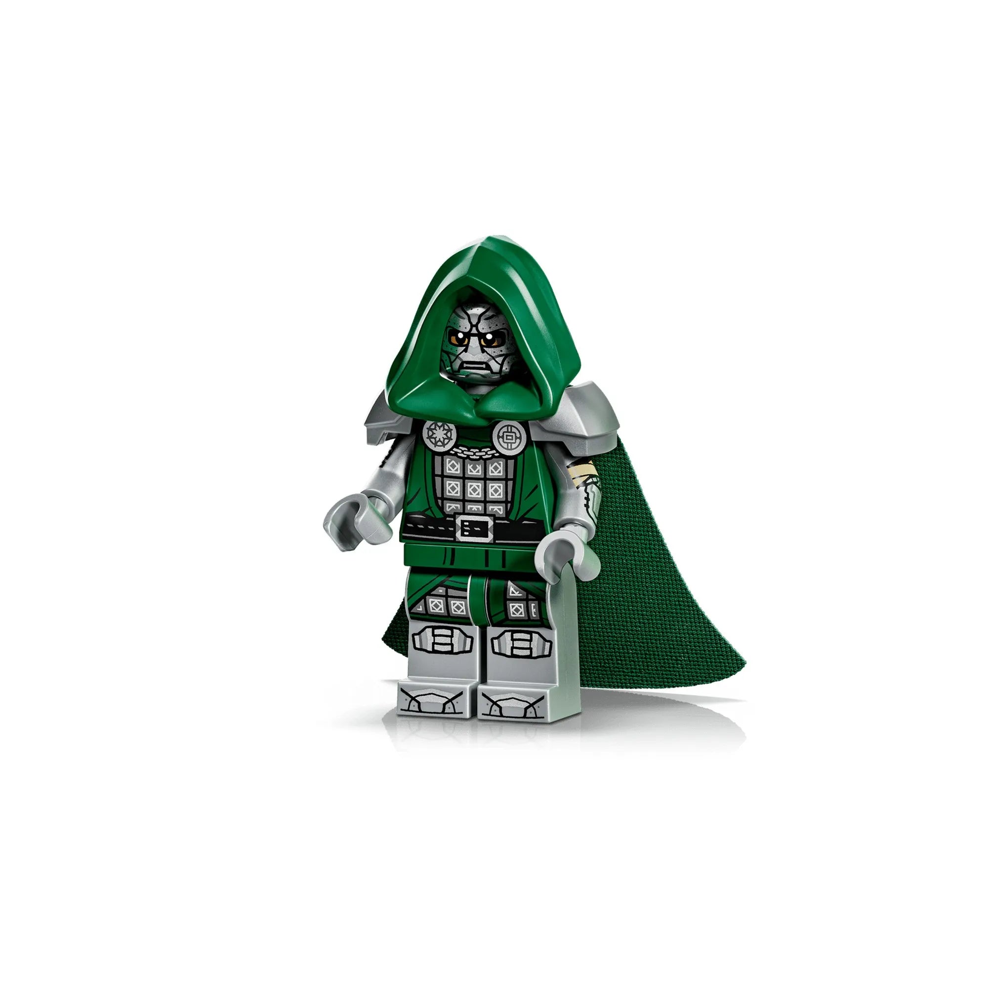 LEGO Marvel Doctor Doom minifigura zöld csuklyával, köpennyel és részletgazdag páncéllal