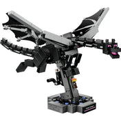 LEGO Minecraft Ender Dragon modell közelről, fekete testtel, lila szemekkel, részletes szárnyakkal és kiállítóállvánnyal.