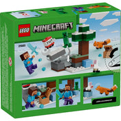 LEGO Minecraft Steve’s Taiga Adventure 21583 doboz hátlapja, játéklehetőségekkel, robbanó funkcióval és karakterjelenetekkel.