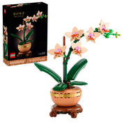 A LEGO Botanicals 'Mini Orchidea' készlet doboza, előtérben magával a termékkel kirakott állapotban
