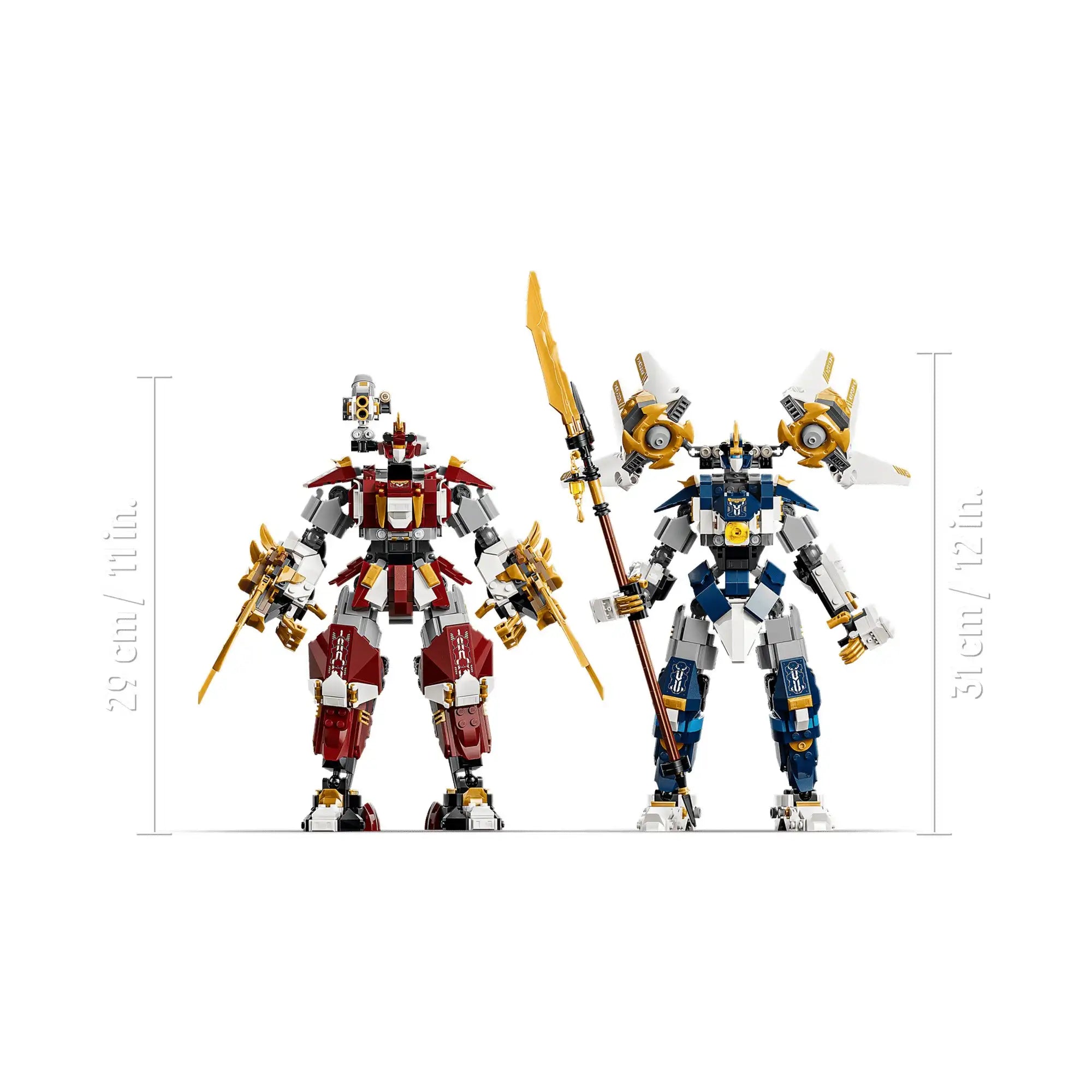LEGO NINJAGO Iker titánpáncélok 71870 robotfigurák méretaránnyal, amely bemutatja a 26 cm magas Kai és Nya titánpáncélokat.