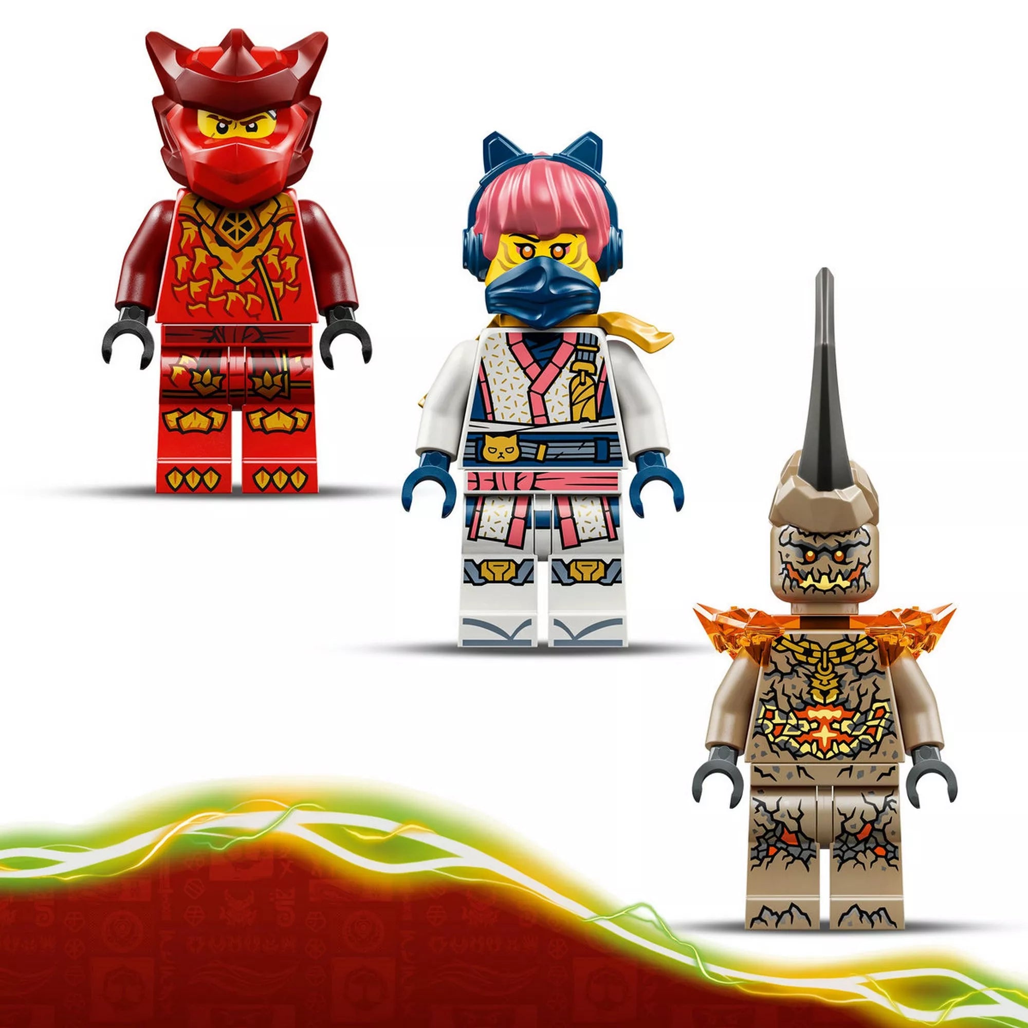 A LEGO NINJAGO 71851 készlet minifigurái közelről: Kai, egy ninja szövetséges és egy ellenséges harcos.