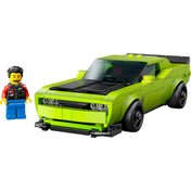 LEGO Dodge Challenger SRT Hellcat (77237) zöld autó minifigurával, autentikus SRT emblémával.