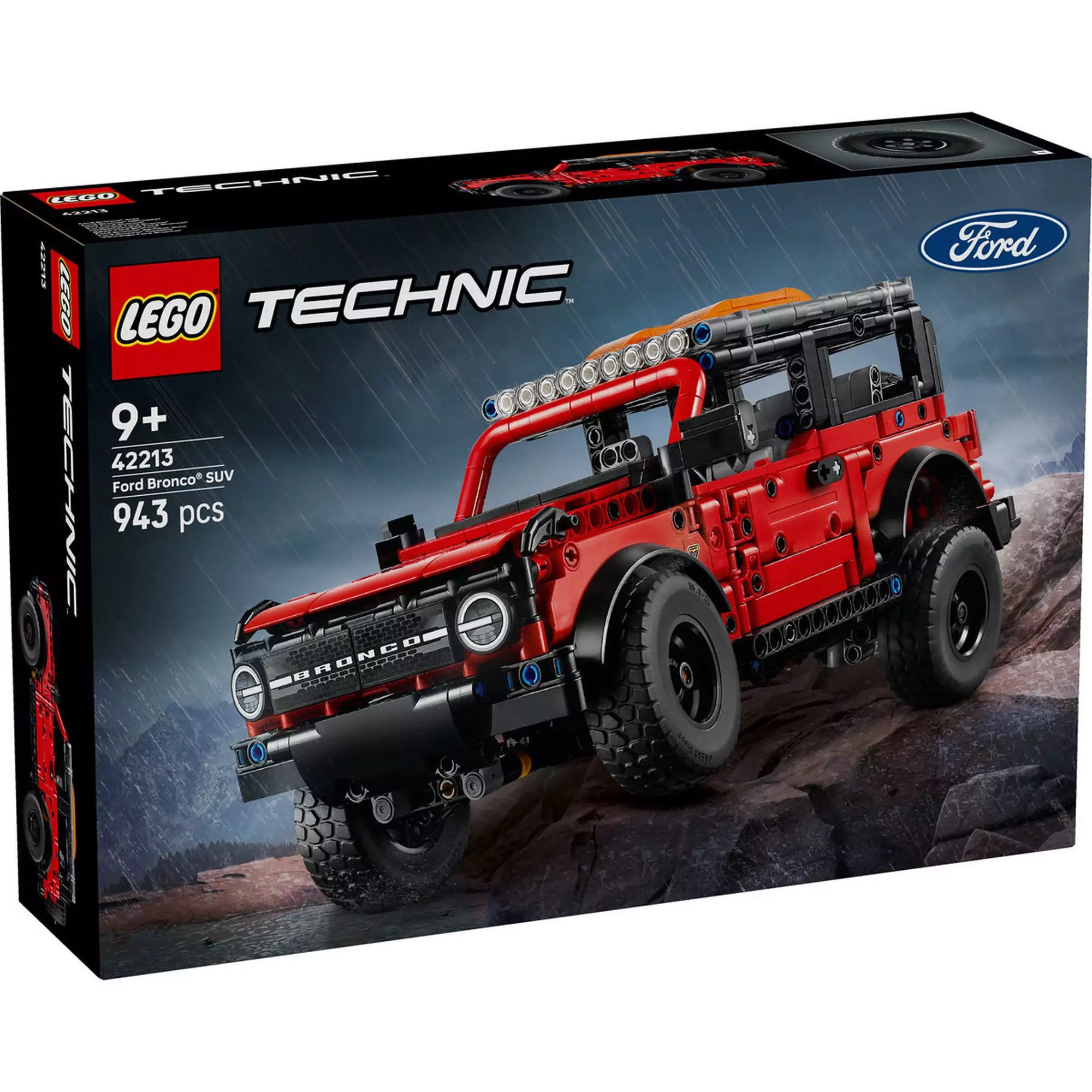 LEGO Technic Ford Bronco SUV (42213) dobozkép elölről – A piros terepjáró LEGO modellje sziklás, esős háttérrel, 943 elemmel, 9 éves kortól.
