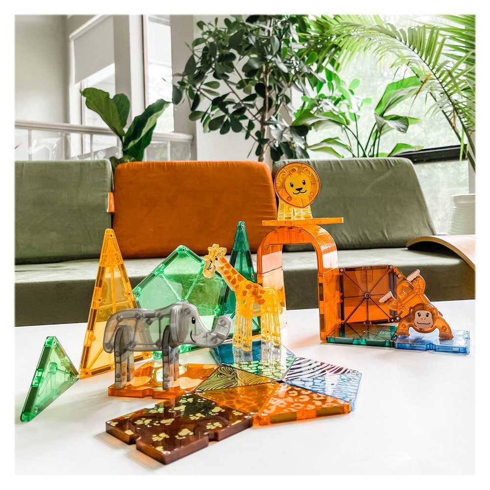 Magna Tiles Safari Animals elemeiből készített építmény