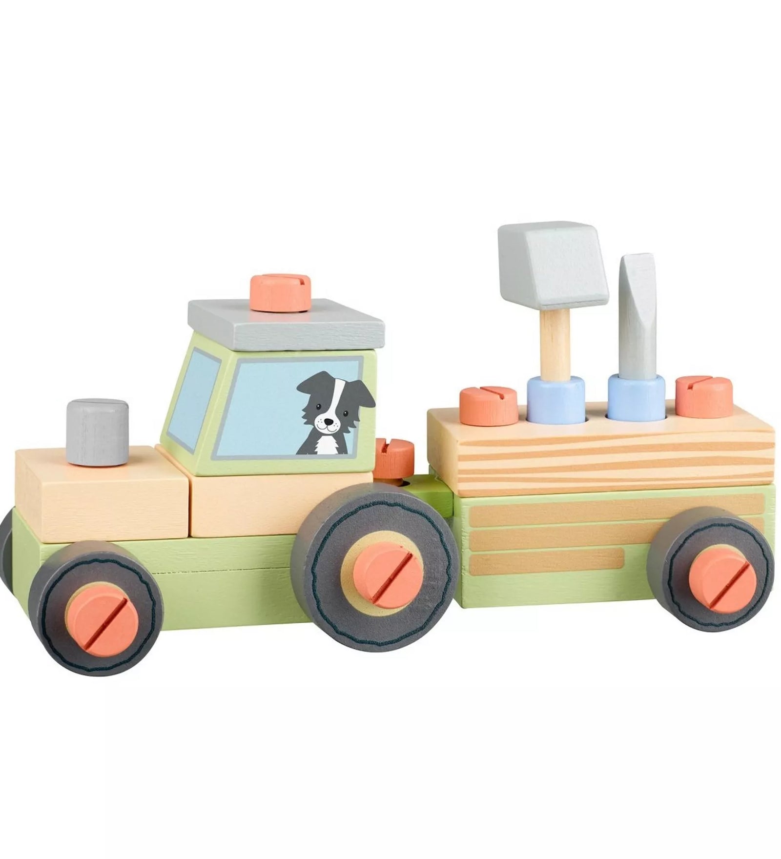 Összeszerelhető fa traktor az Orange Tree Toys kollekcióból, világoszöld és natúr fa színekben. A traktor ablakában egy fekete-fehér kutya illusztrációja látható, az utánfutón pedig szerszámokat imitáló fa elemek találhatók. Vidám, pasztell árnyalatokkal festett, gyerekbarát játék.