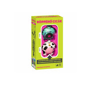 A Röppenő cicák társasjáték színes doboza, benne két figura: DJ Mici és Bocica. A csomagolás élénk zöld és rózsaszín színű, játékos, figyelemfelkeltő dizájnnal.