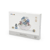 A Sarkvidék témájú fa állatos egyensúlyozó, PolarB, Viga doboza, rajta a sarki állatos fa egyensúlyozó játékkal.