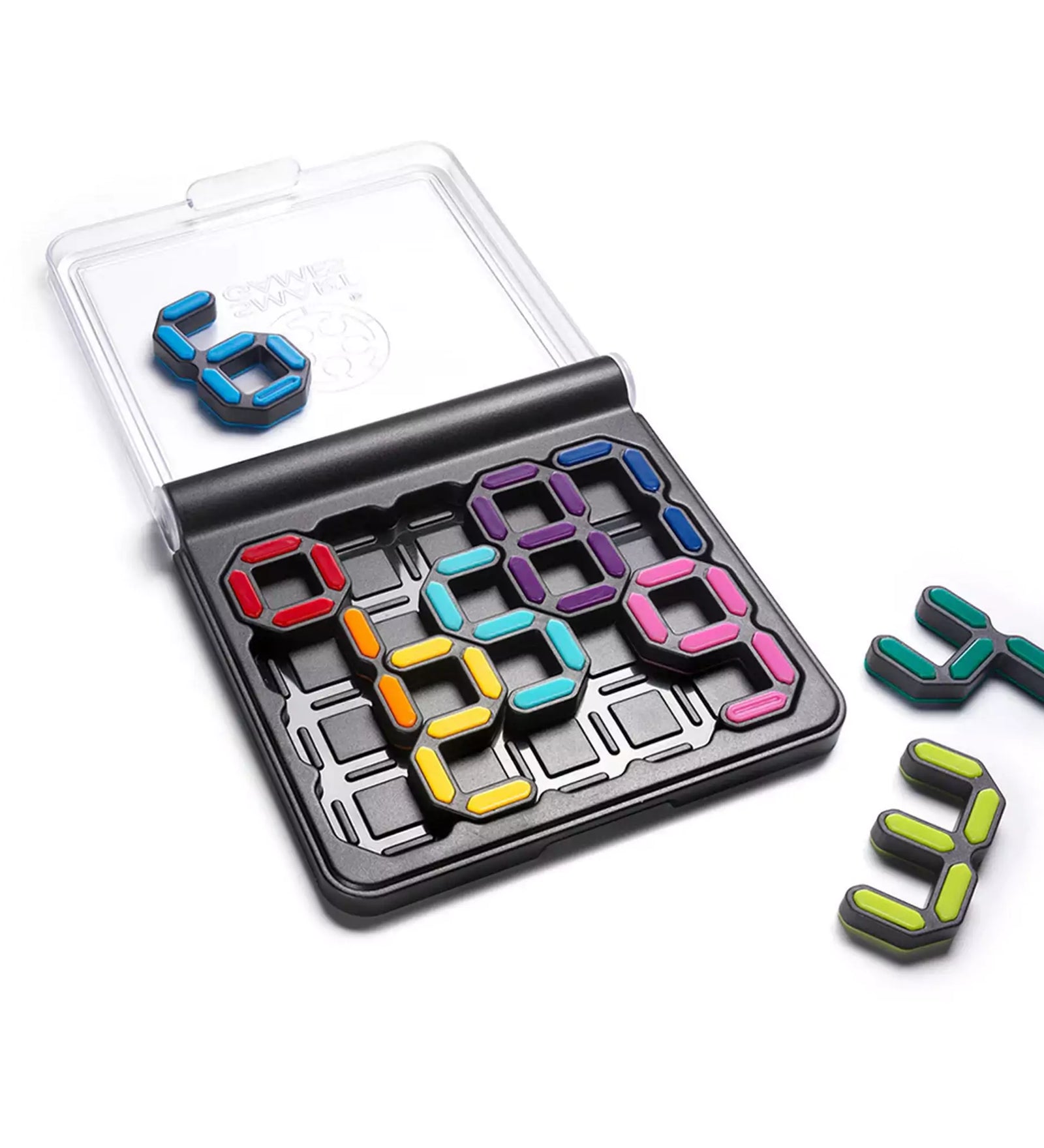 Smart Games IQ Digits játék nyitott állapotban, különböző színes számpuzzle-elemekkel elhelyezve a táblán.