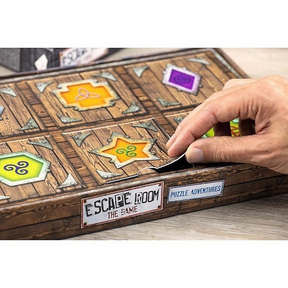 Escape Room Puzzle Kaland - A báró, a boszorkány és a tolvaj magyar nyelvű társasjáték