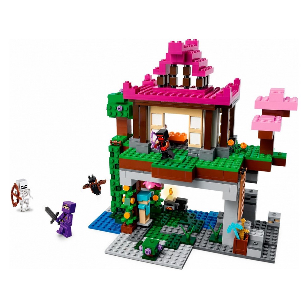 LEGO Minecraft A gyakorlótér 21183 534 darabos