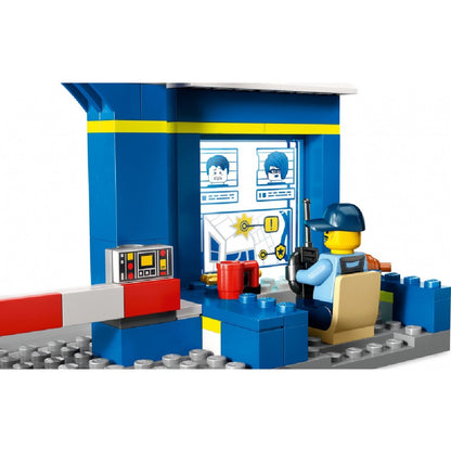 LEGO City Hajsza a rendőrkapitányságon 60370